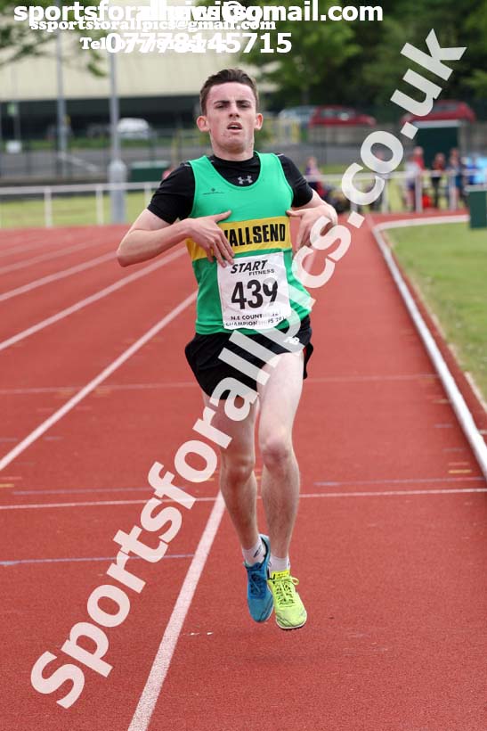 Mens under-17 3000 metres, North Eastern Track and Fields Champs., Middlesbrough. Photo: David T. Hewitson/Sports for All Pics